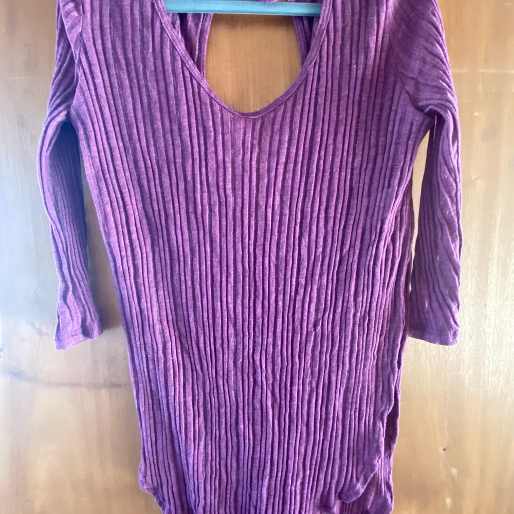 Ribbed Sleeve Tee - Burgundy